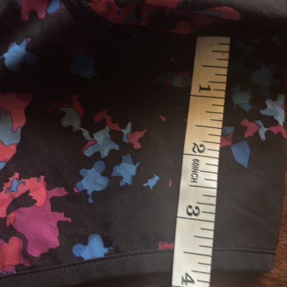 Lululemon Run Times Short (4")
Dandy Digie Multi / Black Size 10 - Picture 6 of 6